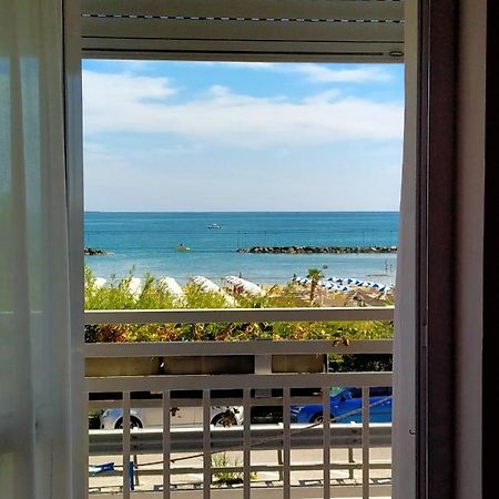 Hotel Ristorante Miramare Пезаро Экстерьер фото