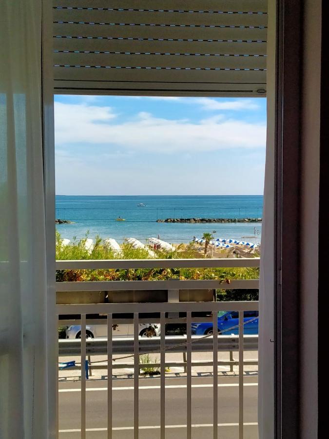 Hotel Ristorante Miramare Пезаро Экстерьер фото